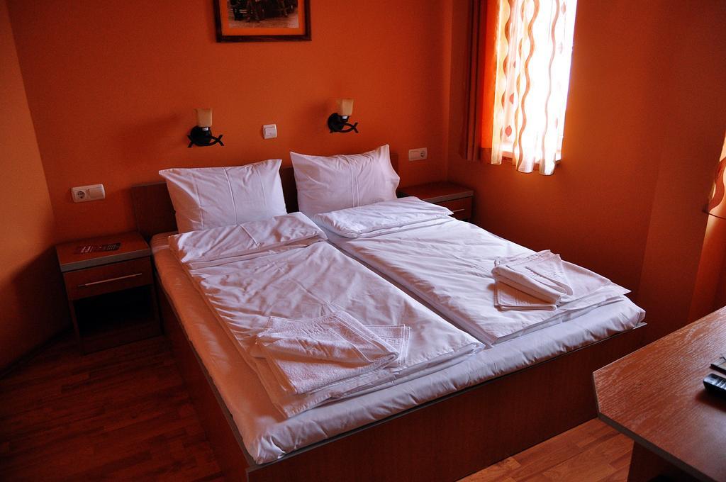 Motel Al Capone Satu Mare Phòng bức ảnh